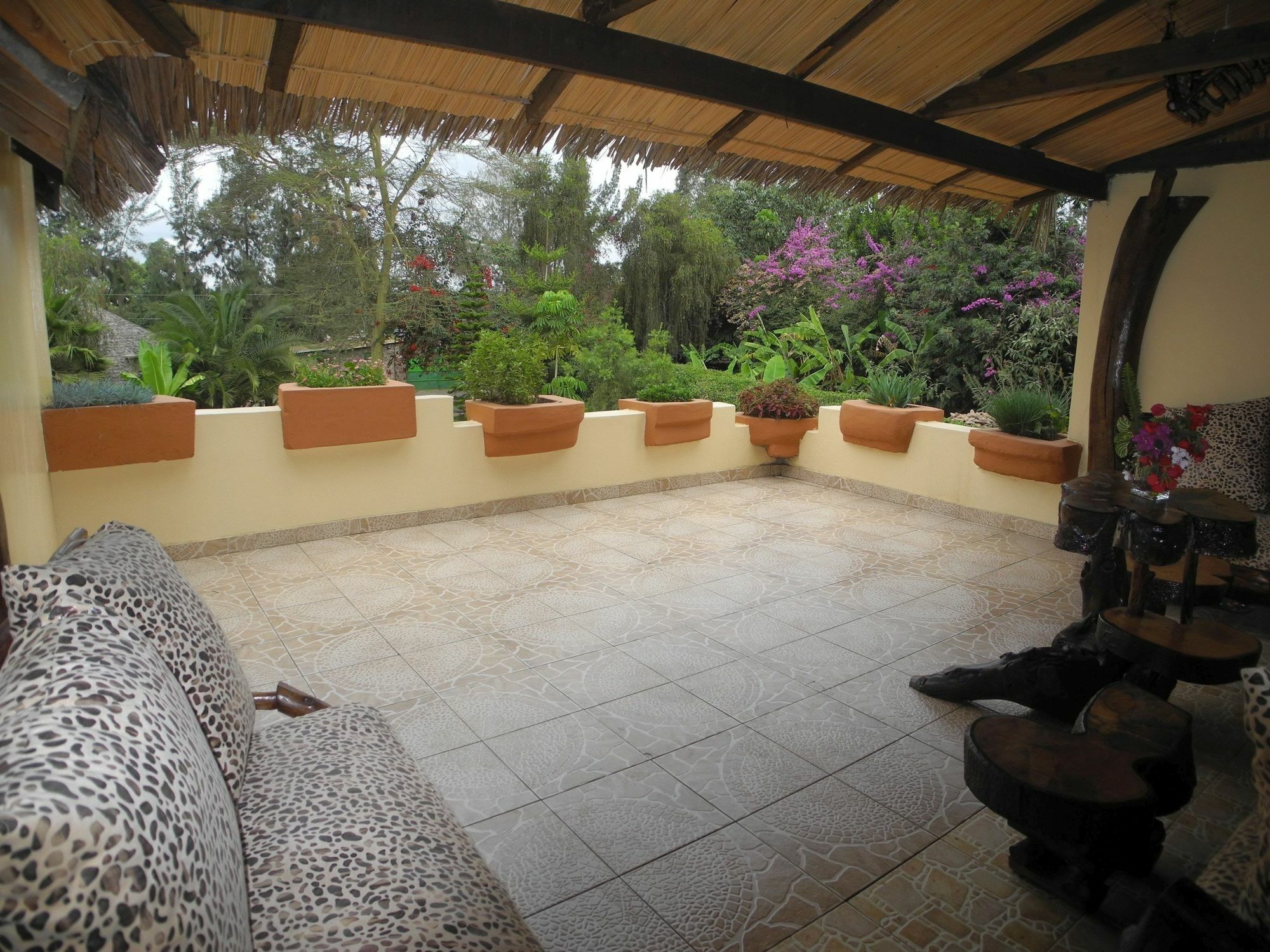 Karen Little Paradise Apartment